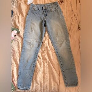 SO Juniors Light Wash High Rise Jegging